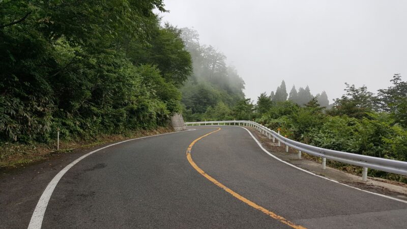 大山環状道路の地蔵峠付近