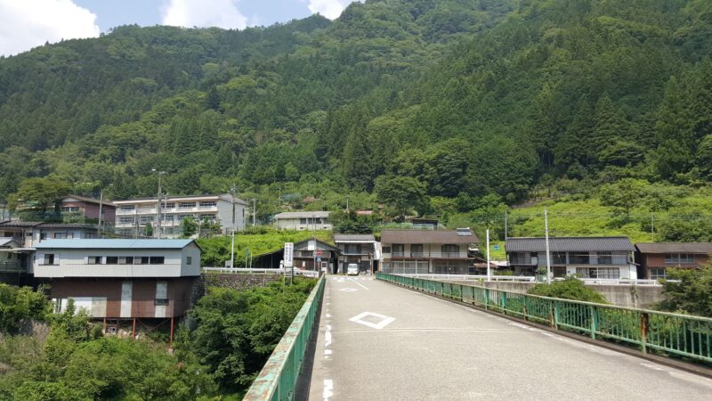 県道462号との合流地点