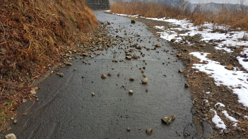 冠山林道の落石