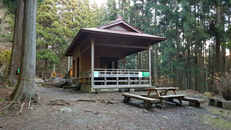 太白山の神楽殿