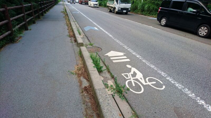 国道138号の自転車専用道路