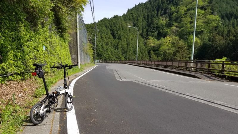 風張林道に向かう途中の道