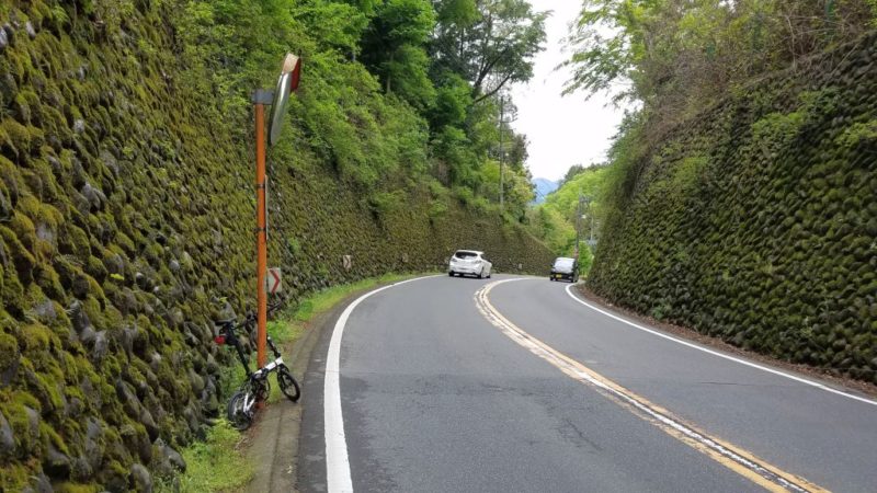 二ツ塚峠の頂上部（Dahon K3）