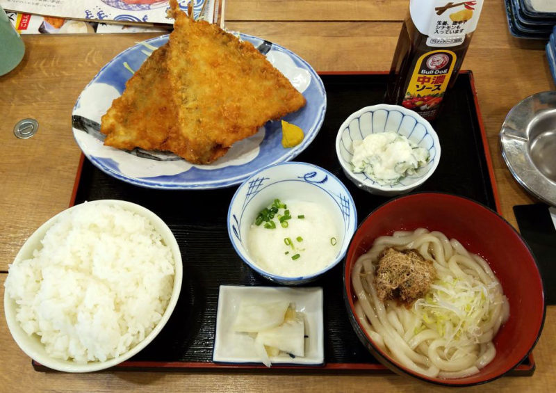 磯丸水産の大判アジフライ定食