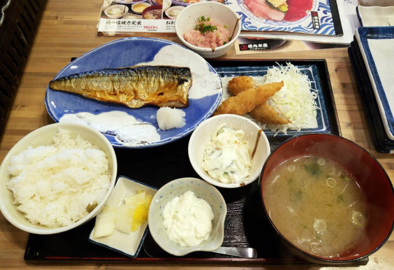 磯丸水産の鯖の塩焼き御膳